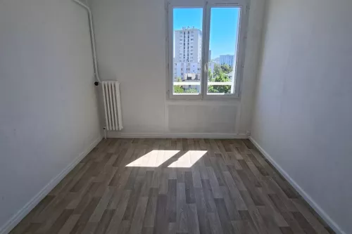 
            Achat appartement T3  54.00m²  à Reims  (51100)  - ER.01005
            