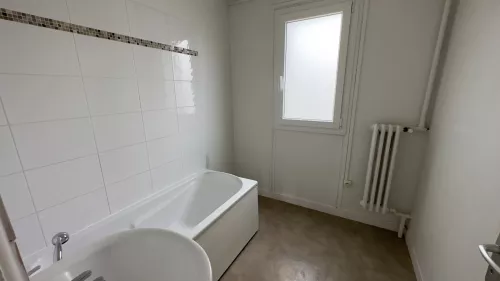 
            Location appartement T4  66.99m²  à Reims  (51100)  - ER.01243
            