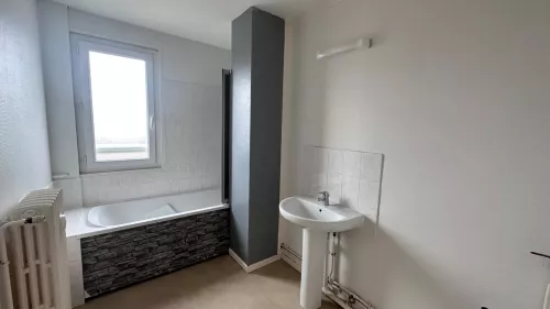 
            Location appartement T4  83.00m²  à Reims  (51100)  - ER.05582
            