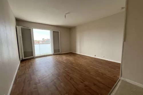 
            Achat appartement T2  47.00m²  à Reims  (51100)  - ER.12198
            