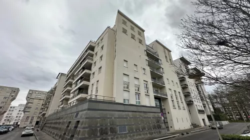 
            Location appartement T4  84.00m²  à Reims  (51100)  - ER.17793
            