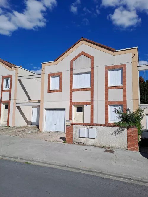 
            Location maison T5  98.00m²  à Sezanne  (51120)  - ER.20346
            