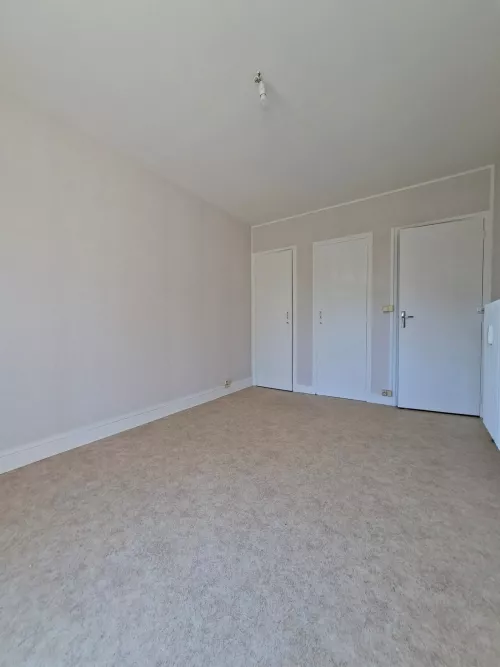 
            Location appartement T4  71.00m²  à Sezanne  (51120)  - ER.22854
            