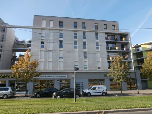 
            Location appartement T3  76.40m²  à Reims  (51100)  - ER.26022
            