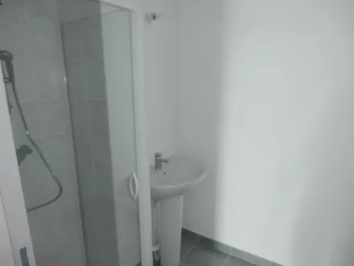 
            Location appartement T4  92.00m²  à Reims  (51100)  - ER.30408
            