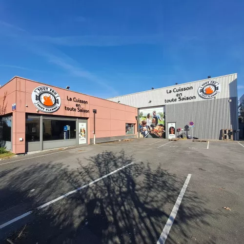 
            Location local-commercial  890.00m²  à Ormes  (51370)  - ER.42365
            