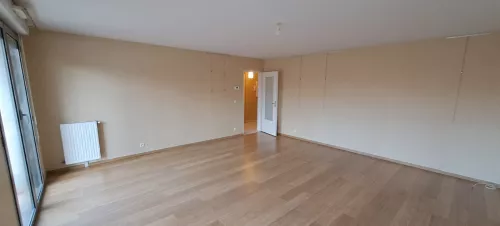 
            Location local-commercial  64.90m²  à Reims  (51100)  - ER.42372
            