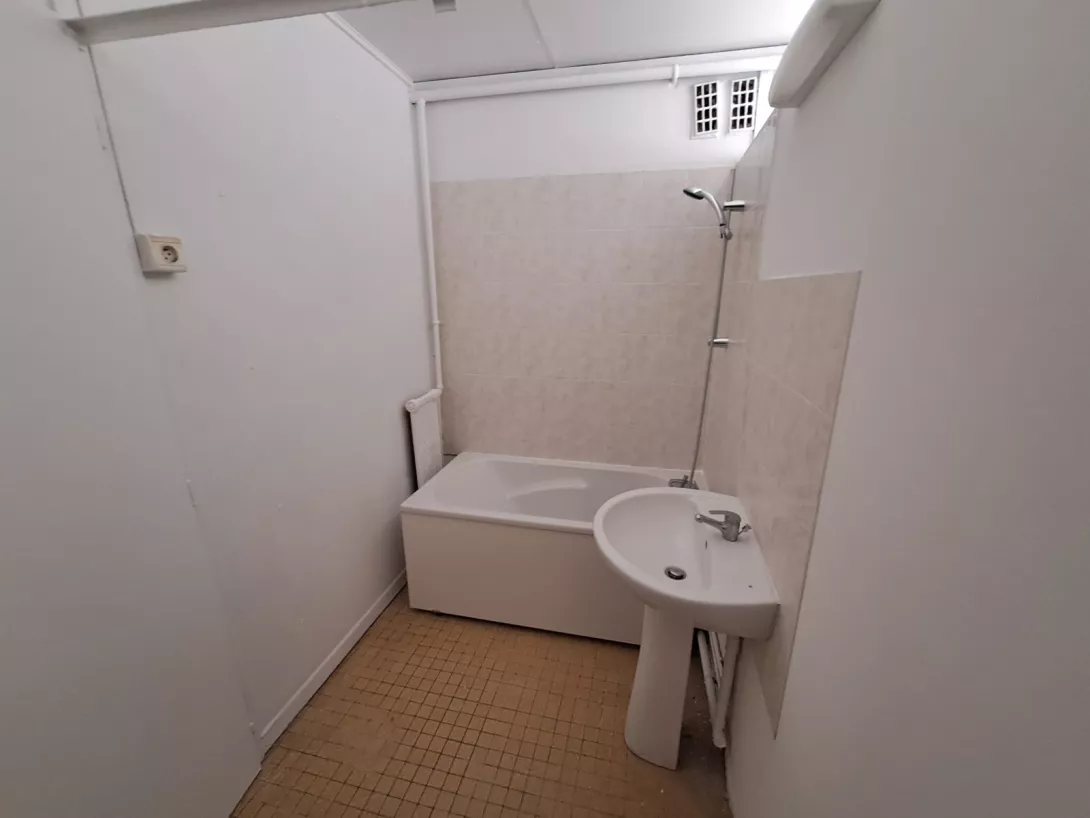  Location appartement T4  67.81m²  à Reims  (51100)  - ER.01807 - Galerie 4 - Ouvrir l'image en pleine taille