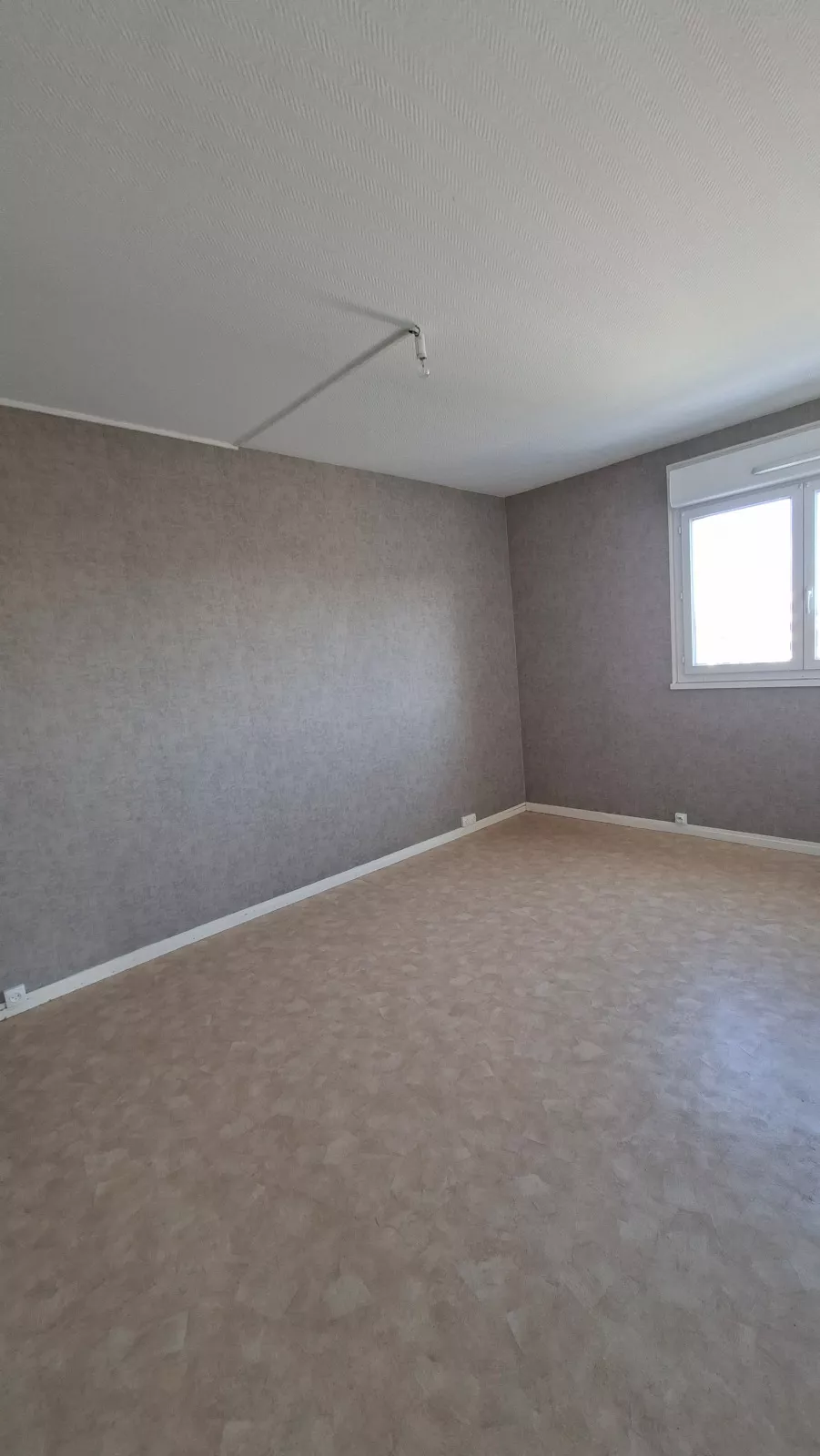  Location appartement T6  108.88m²  à Tinqueux  (51430)  - déjà  loué   - ER.02603 - Galerie 7 - Ouvrir l'image en pleine taille