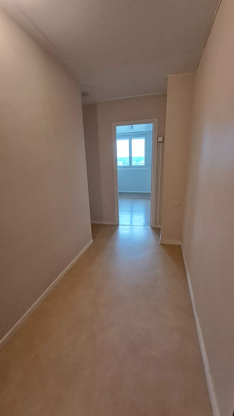  Location appartement T4  71.80m²  à Reims  (51100)  - ER.04061 - Galerie 8 - Ouvrir l'image en pleine taille