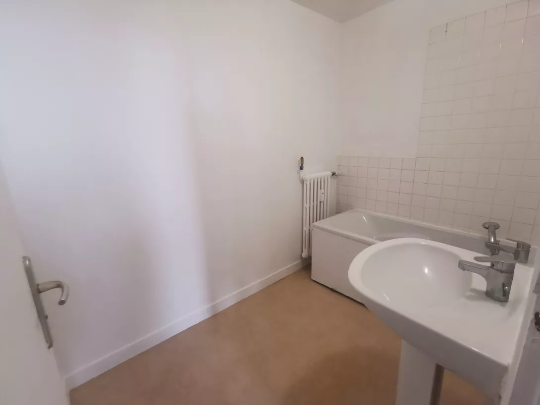 Location appartement T4  71.80m²  à Reims  (51100)  - ER.04061 - Galerie 9 - Ouvrir l'image en pleine taille