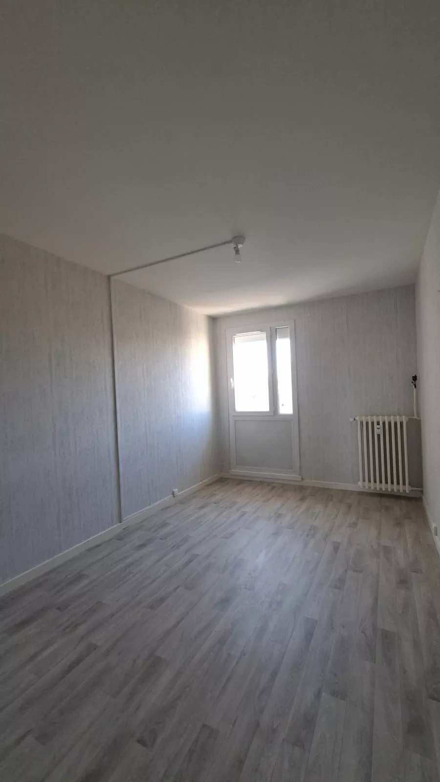  Location appartement T4  83.00m²  à Reims  (51100)  - ER.04620 - Galerie 7 - Ouvrir l'image en pleine taille