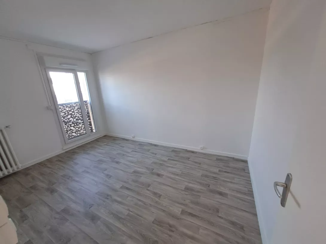  Location appartement T4  83.00m²  à Reims  (51100)  - ER.05612 - Galerie 5 - Ouvrir l'image en pleine taille