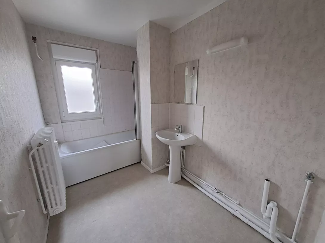  Location appartement T4  83.00m²  à Reims  (51100)  - déjà  loué   - ER.05724 - Galerie 6 - Ouvrir l'image en pleine taille