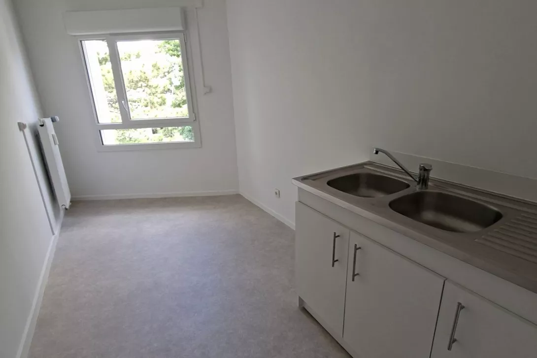  Achat appartement T4  87.00m²  à Reims  (51100)  - ER.10270 - Galerie 5 - Ouvrir l'image en pleine taille
