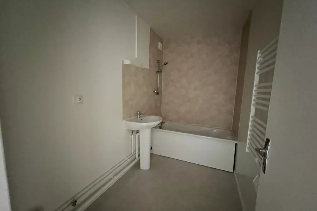  Achat appartement T4  80.00m²  à Reims  (51100)  - ER.10309 - Galerie 4 - Ouvrir l'image en pleine taille