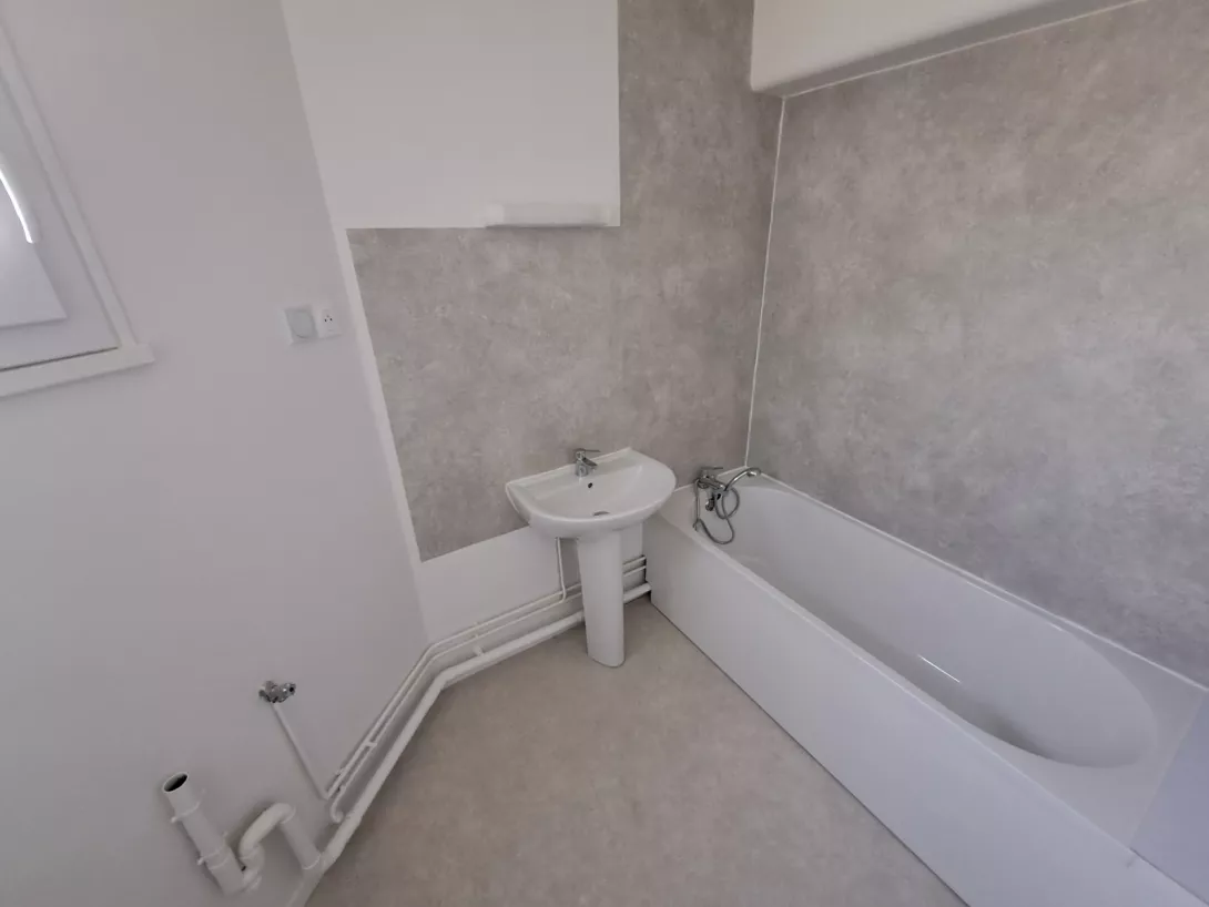  Location appartement T5  91.68m²  à Reims  (51100)  - ER.11064 - Galerie 5 - Ouvrir l'image en pleine taille