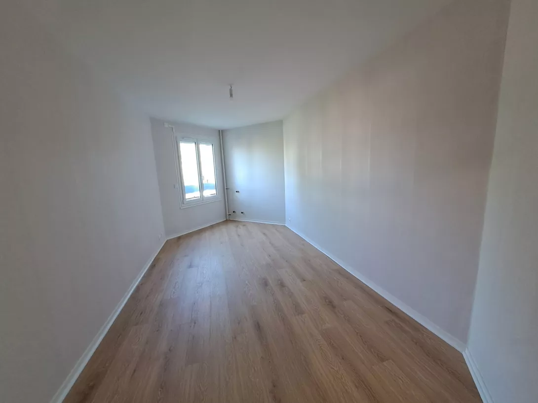  Location appartement T5  91.68m²  à Reims  (51100)  - ER.11064 - Galerie 6 - Ouvrir l'image en pleine taille