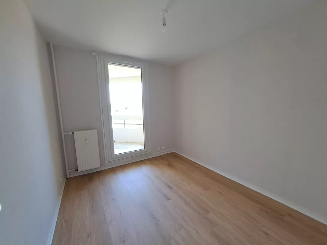  Location appartement T5  91.68m²  à Reims  (51100)  - ER.11064 - Galerie 7 - Ouvrir l'image en pleine taille