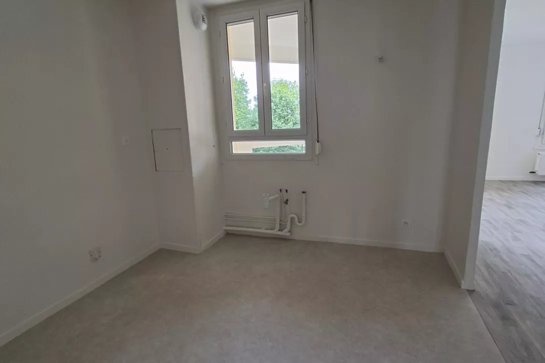  Achat appartement T4  77.00m²  à Reims  (51100)  - ER.11089 - Galerie 2 - Ouvrir l'image en pleine taille