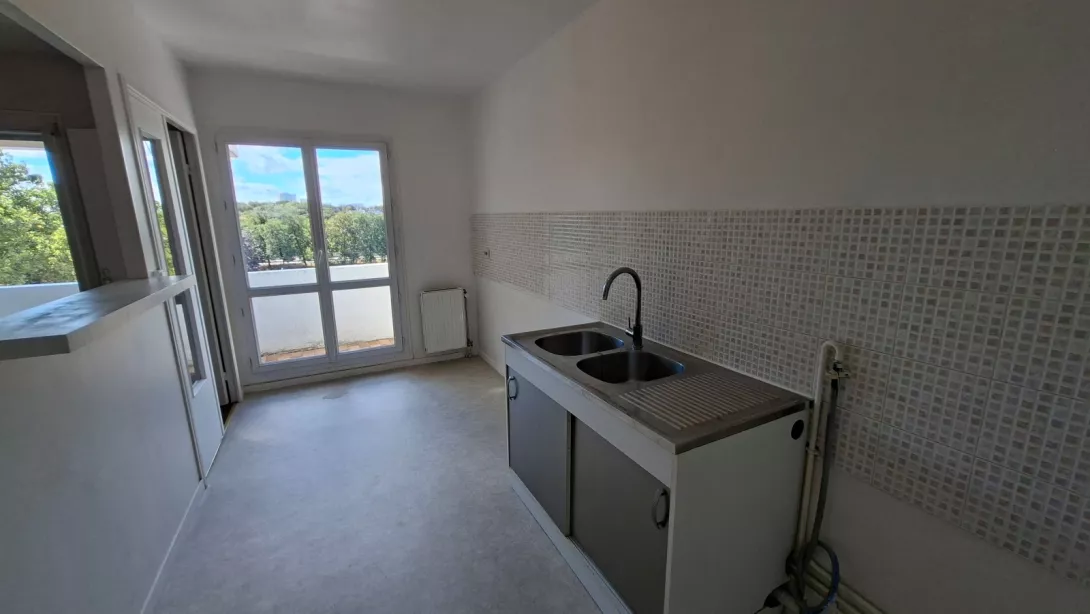  Location appartement T4  76.60m²  à Reims  (51100)  - ER.12709 - Galerie 4 - Ouvrir l'image en pleine taille