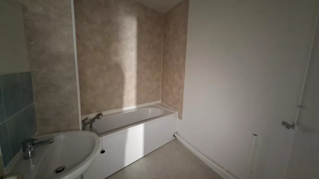  Location appartement T4  83.00m²  à Verzy  (51380)  - ER.13663 - Galerie 5 - Ouvrir l'image en pleine taille