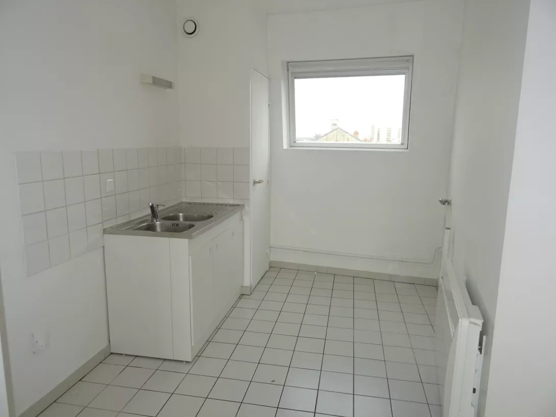  Location appartement T4  86.00m²  à Reims  (51100)  - ER.16243 - Galerie 5 - Ouvrir l'image en pleine taille