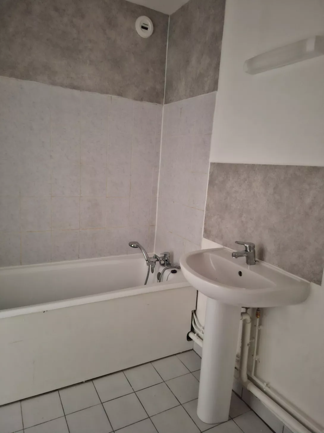  Achat appartement T5  93.00m²  à Reims  (51100)  - ER.16325 - Galerie 7 - Ouvrir l'image en pleine taille