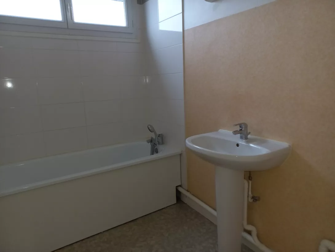  Achat appartement T3  55.00m²  à Betheny  (51450)  - ER.17091 - Galerie 8 - Ouvrir l'image en pleine taille