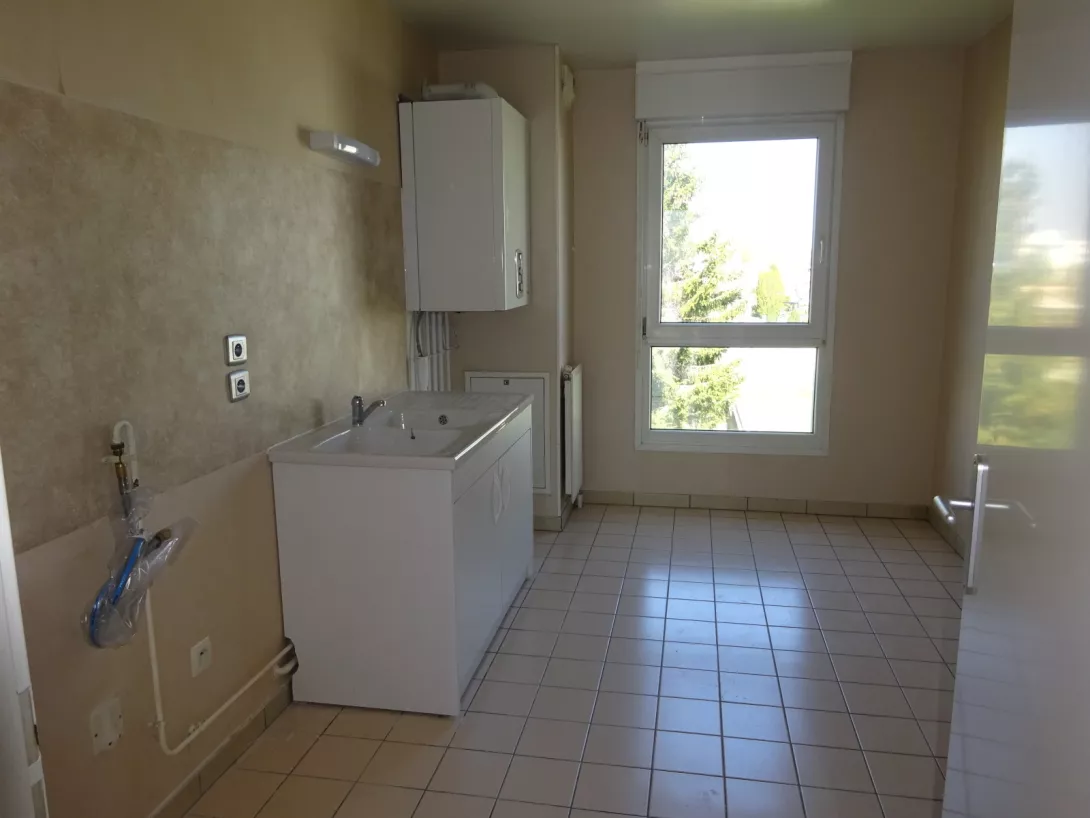  Location appartement T6  111.00m²  à Reims  (51100)  - ER.17353 - Galerie 3 - Ouvrir l'image en pleine taille