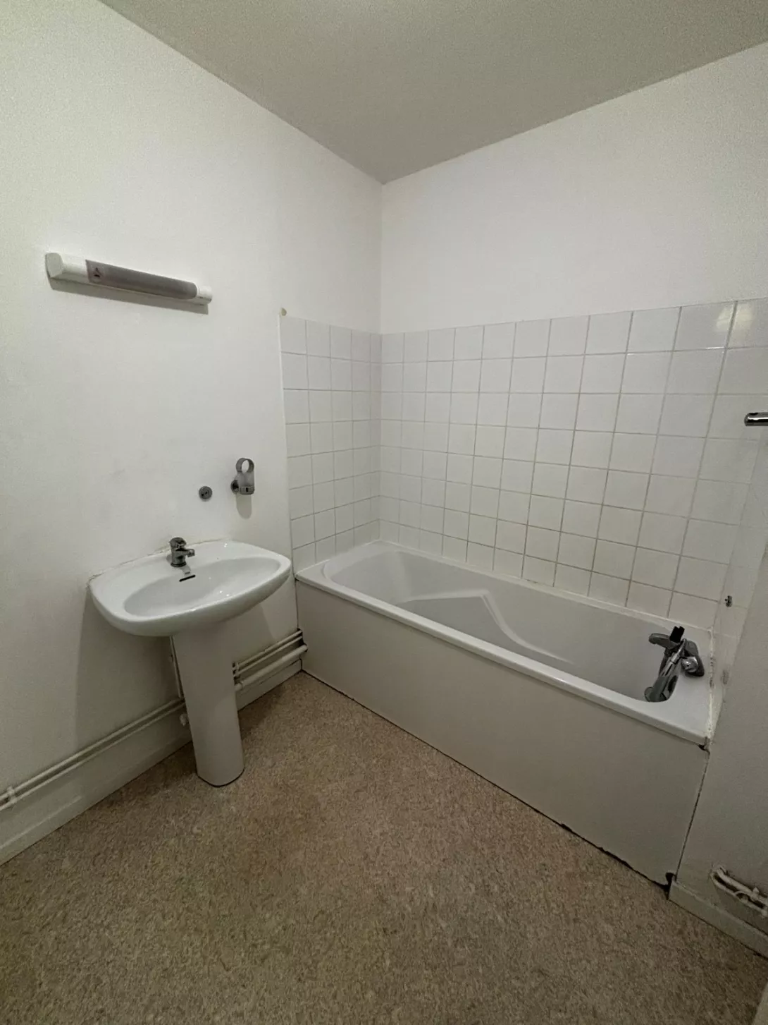  Location appartement T4  81.00m²  à Vitry-Le-Francois  (51300)  - ER.17417 - Galerie 5 - Ouvrir l'image en pleine taille