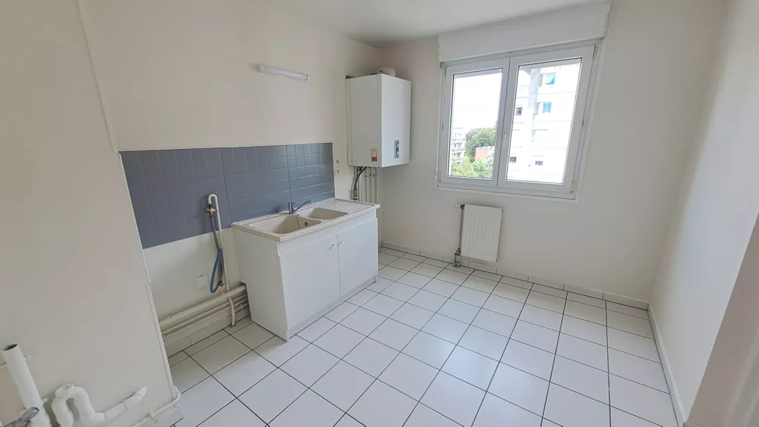  Location appartement T4  84.00m²  à Reims  (51100)  - ER.17793 - Galerie 7 - Ouvrir l'image en pleine taille