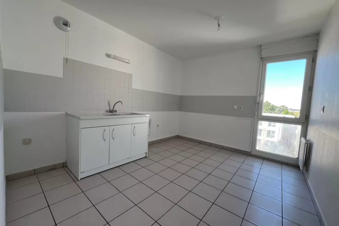 Achat appartement T4  84.00m²  à Reims  (51100)  - ER.18343 - Galerie 3 - Ouvrir l'image en pleine taille