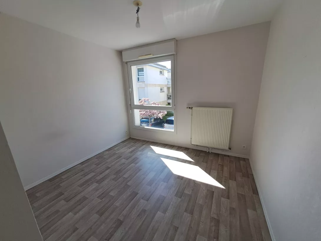  Location appartement T3  81.95m²  à Tinqueux  (51430)  - ER.18877 - Galerie 7 - Ouvrir l'image en pleine taille