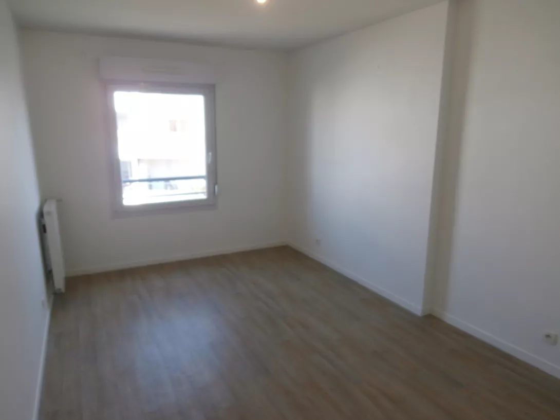  Location appartement T4  98.60m²  à Tinqueux  (51430)  - ER.19692 - Galerie 6 - Ouvrir l'image en pleine taille