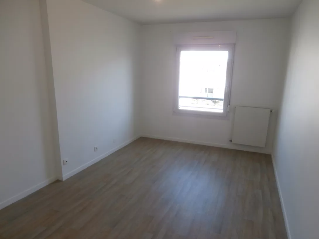  Location appartement T4  98.60m²  à Tinqueux  (51430)  - ER.19692 - Galerie 7 - Ouvrir l'image en pleine taille