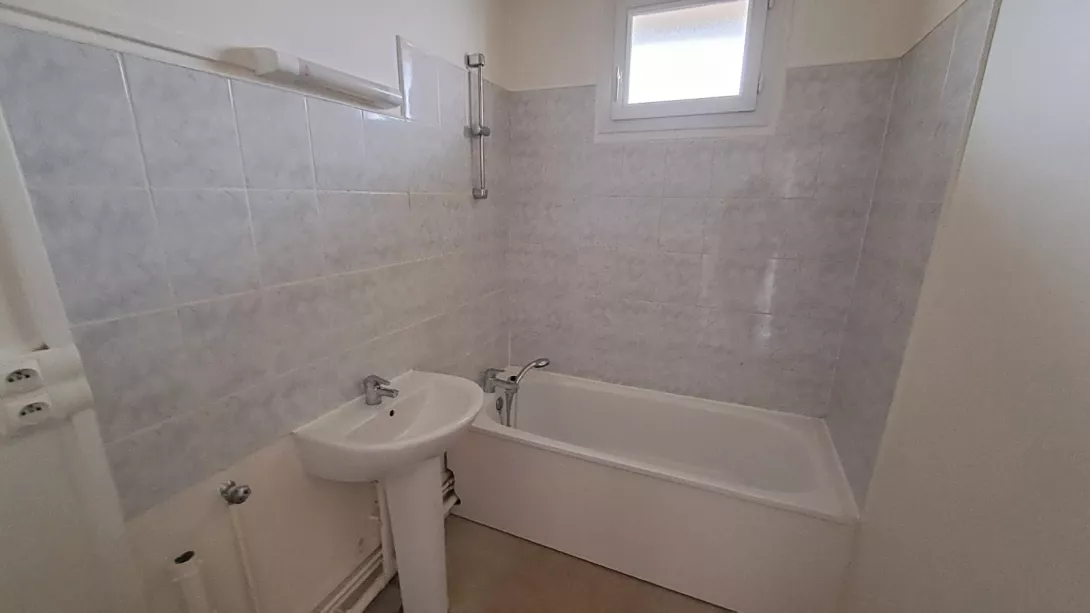  Location appartement T4  67.00m²  à Chalons-En-Champagne  (51000)  - ER.20646 - Galerie 7 - Ouvrir l'image en pleine taille