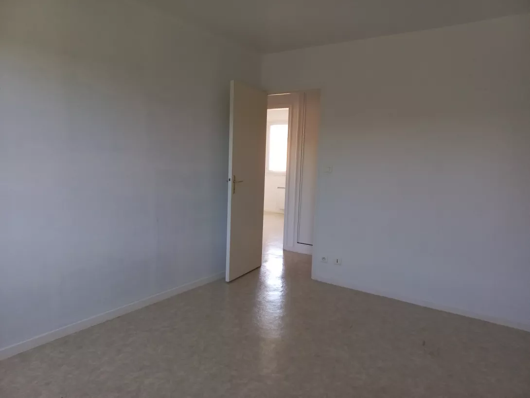  Achat maison T5  92.77m²  à Couvrot  (51300)  - ER.21826 - Galerie 4 - Ouvrir l'image en pleine taille