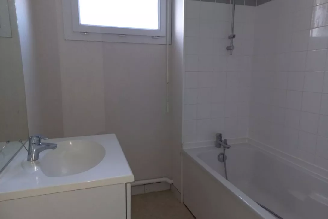  Achat appartement T4  89.00m²  à Betheny  (51450)  - ER.22469 - Galerie 6 - Ouvrir l'image en pleine taille