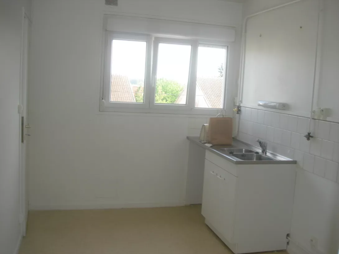  Location appartement T4  79.00m²  à Anglure  (51260)  - ER.23155 - Galerie 4 - Ouvrir l'image en pleine taille