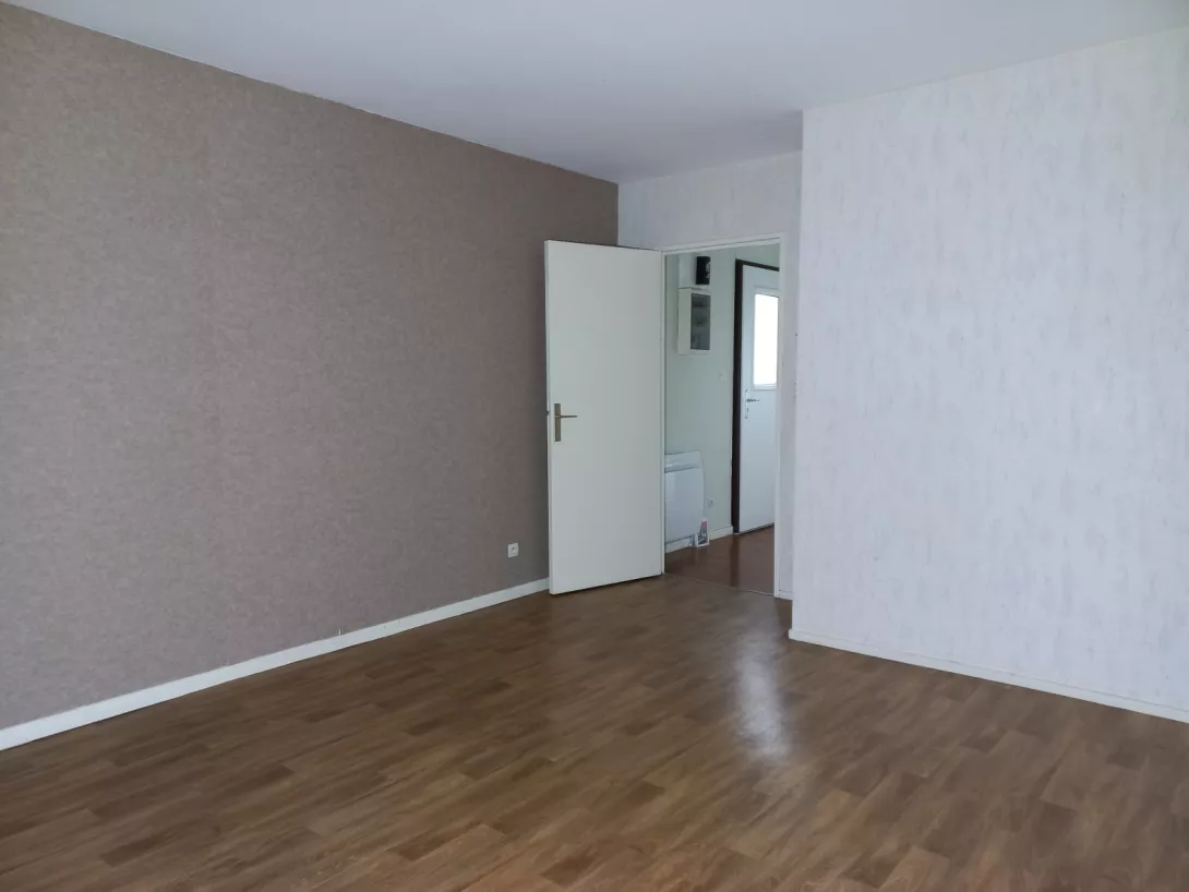  Achat maison T3  63.00m²  à Montmirail  (51210)  - ER.23378 - Galerie 6 - Ouvrir l'image en pleine taille