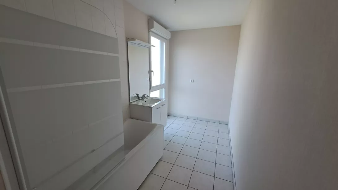  Location appartement T4  84.00m²  à Reims  (51100)  - ER.24172 - Galerie 7 - Ouvrir l'image en pleine taille