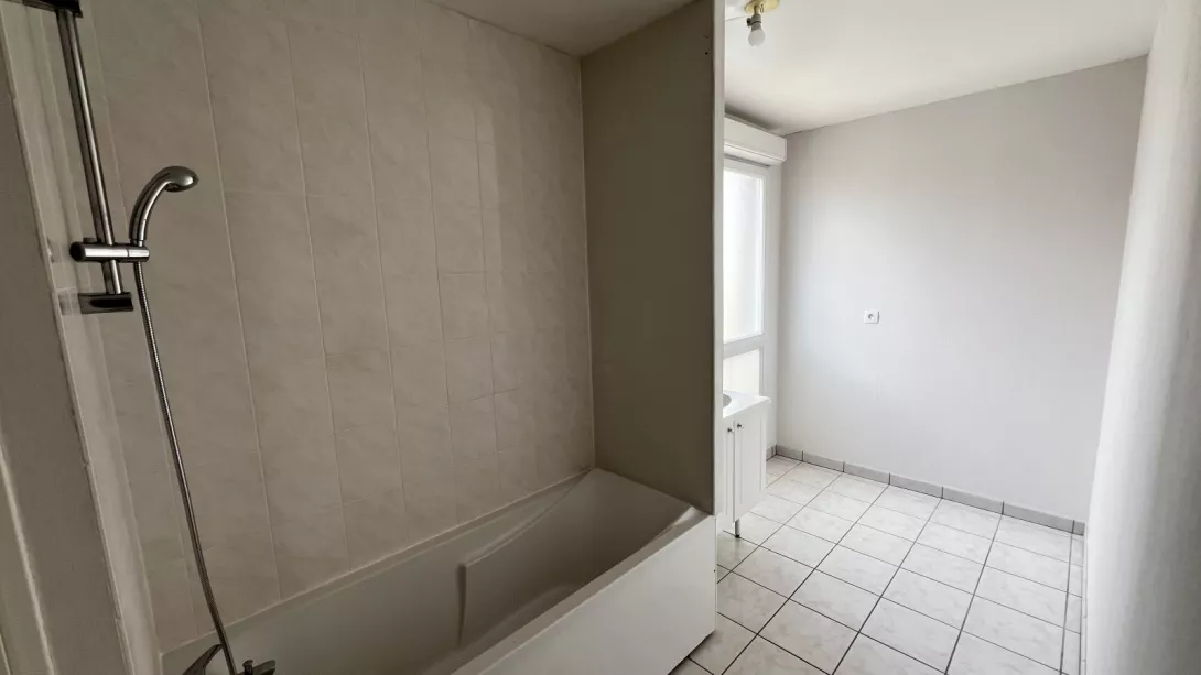  Location appartement T4  84.00m²  à Reims  (51100)  - ER.24178 - Galerie 5 - Ouvrir l'image en pleine taille