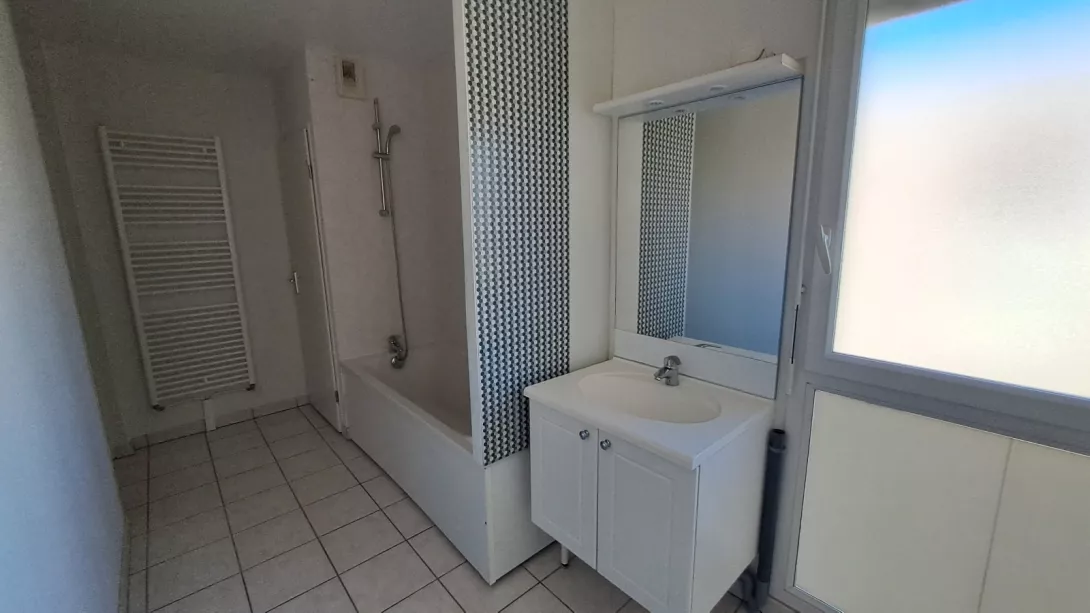  Location appartement T4  84.00m²  à Reims  (51100)  - ER.24178 - Galerie 8 - Ouvrir l'image en pleine taille