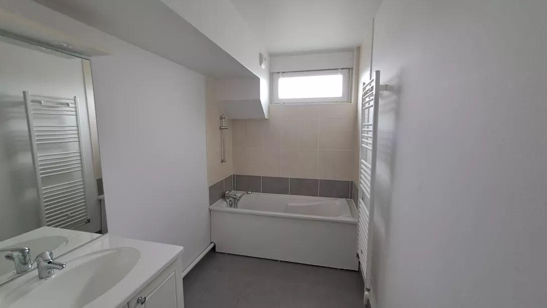  Location appartement T4  96.06m²  à Reims  (51100)  - ER.25840 - Galerie 6 - Ouvrir l'image en pleine taille