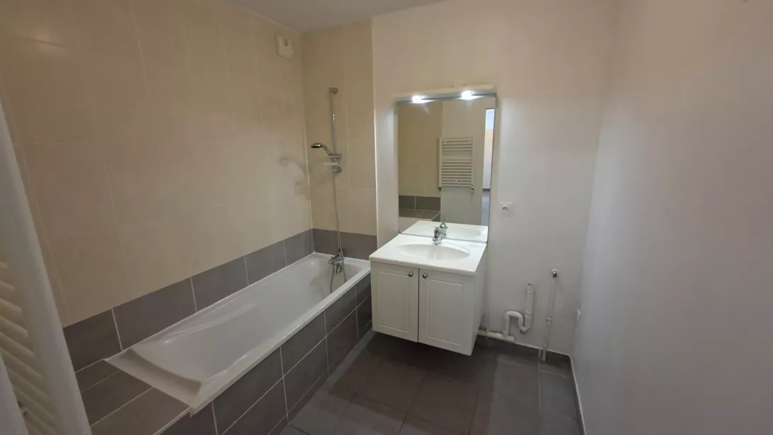  Location appartement T4  96.29m²  à Reims  (51100)  - ER.25850 - Galerie 4 - Ouvrir l'image en pleine taille