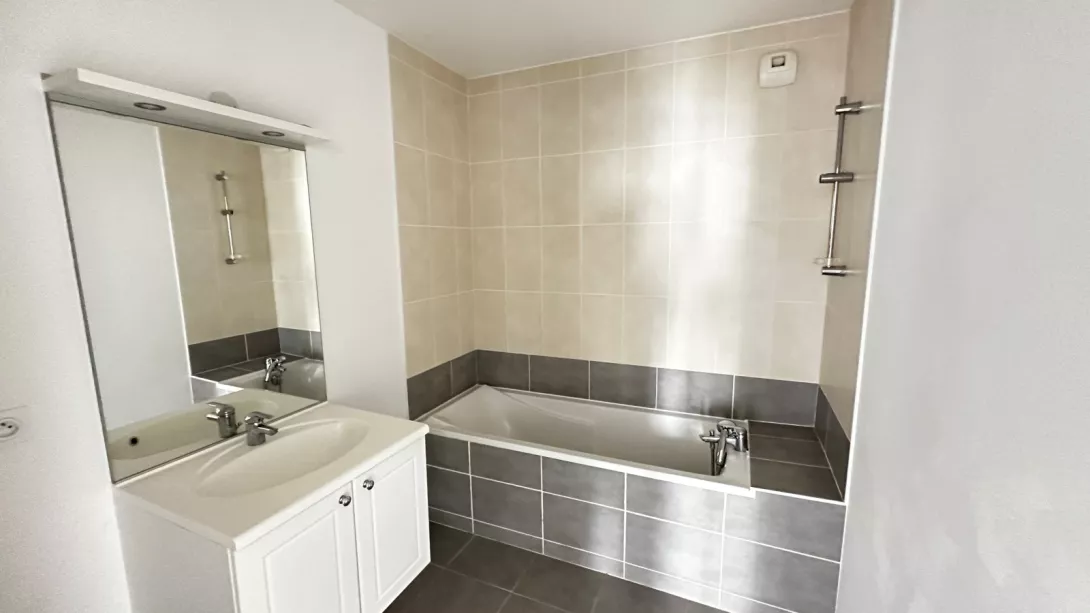  Location appartement T4  99.48m²  à Reims  (51100)  - ER.25868 - Galerie 4 - Ouvrir l'image en pleine taille