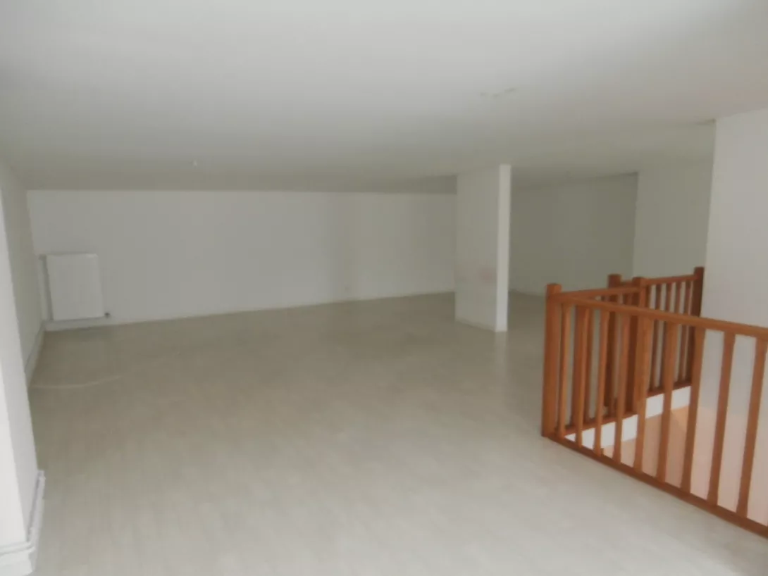  Location maison T7  197.60m²  à Reims  (51100)  - ER.26034 - Galerie 4 - Ouvrir l'image en pleine taille