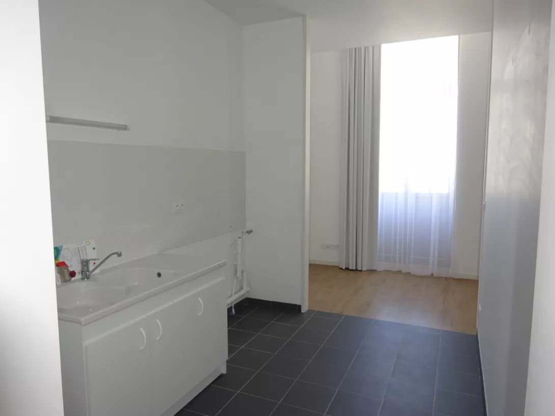  Location appartement T4  81.20m²  à Reims  (51100)  - ER.28535 - Galerie 4 - Ouvrir l'image en pleine taille