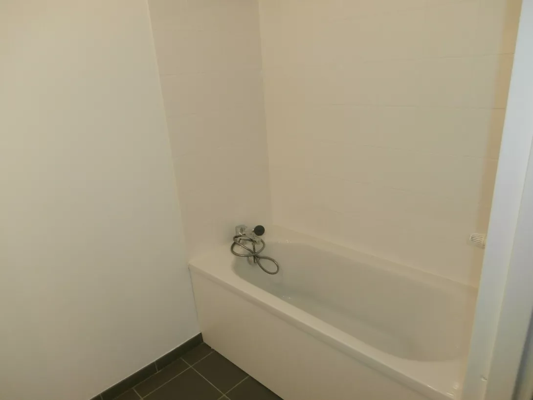  Location appartement T4  81.20m²  à Reims  (51100)  - ER.28535 - Galerie 6 - Ouvrir l'image en pleine taille